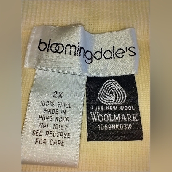 Bloomingdale's Dresses & Skirts - VANILLA CREAM WOOL SKIRT
